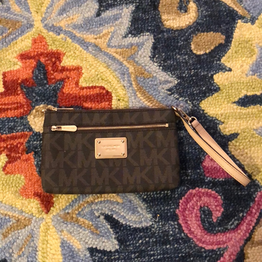Michael Kors Wristlet Wallet